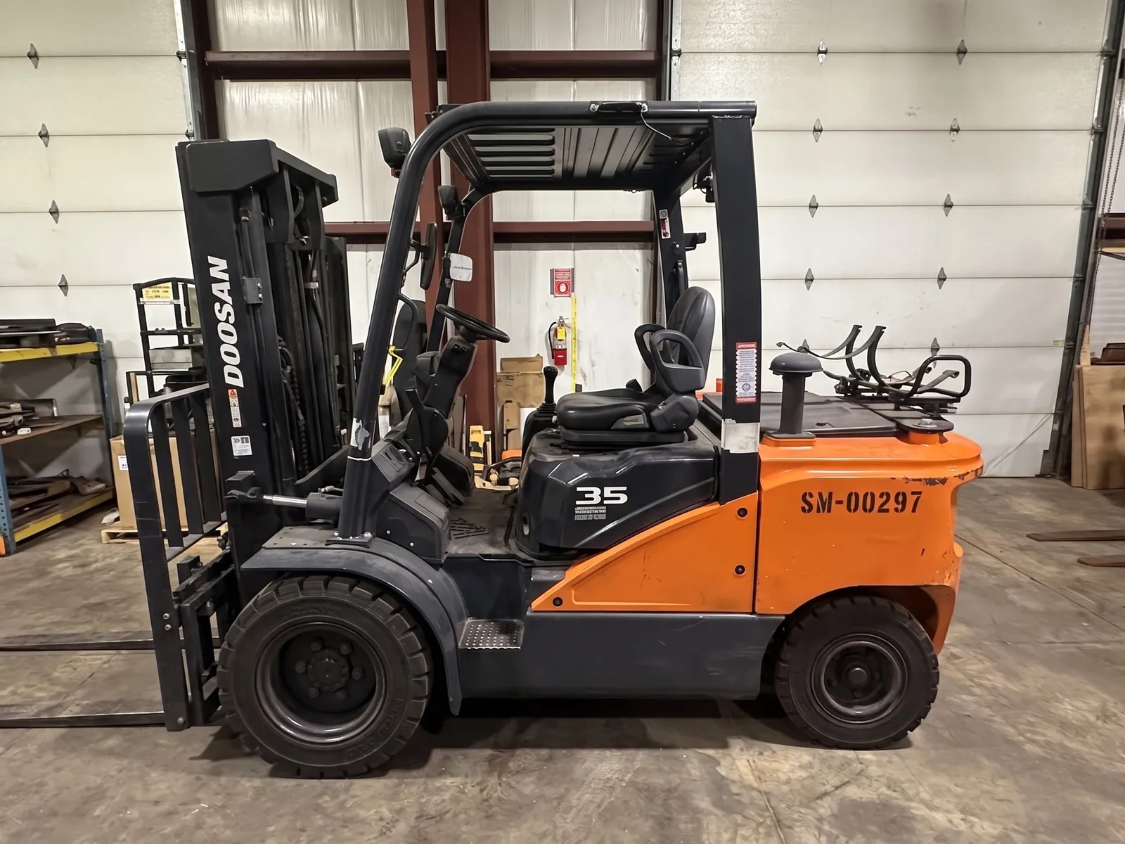 Used Doosan 35 pneumatic-tire forklift for sale in the Richmond metro